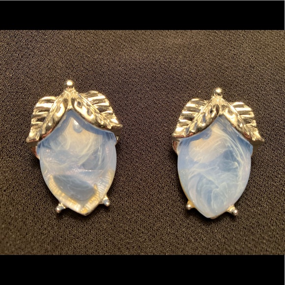 Jewelry - Vintage silver and blue stone earrings